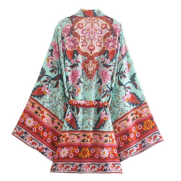 Gorgeous kimono tops - Picture 2 of 5